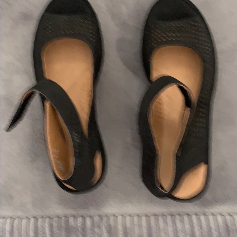 Clark shoes worn twice!